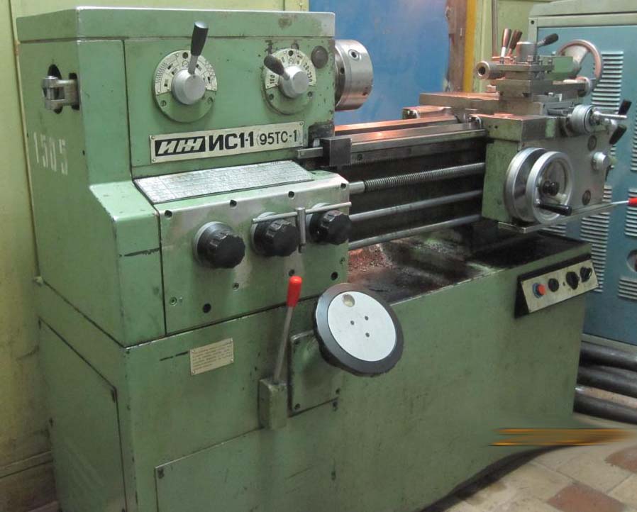 Загальний вигляд токарно-гвинторізного верстата 95ТС-1 95ТС-1 Загальний вигляд токарно-гвинторізного верстата